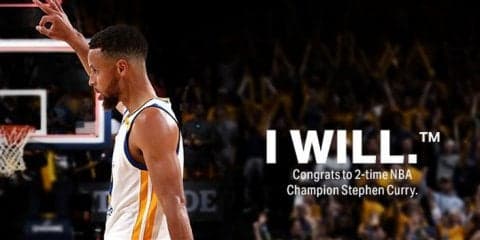 ステフィン・カリーが契約を結ぶアンダーアーマーより、優勝記念Tシャツが本日発売開始！