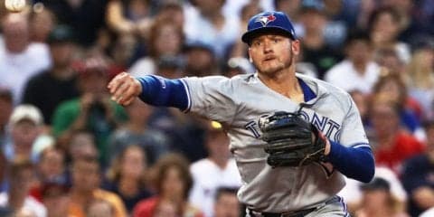【MLB】MVP三塁手が豪快ファインプレー　素手キャッチから強肩発動、一塁へ圧巻送球