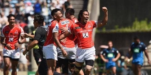  殊勲パス→トライの深層。サンウルブズの山中亮平は、「諦めずに…」と安堵。 