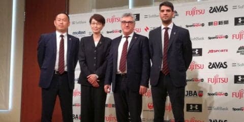 日本代表の新たな指揮官フリオ・ラマスが会見「日本のスタイルを求めていく」