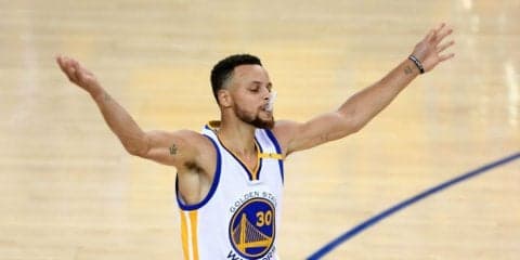 ステフィン・カリー、日産自動車のCM撮影で世界最高シューターのスキルを披露