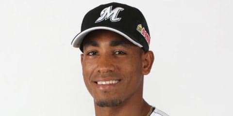 キューバで通算25本塁打、来日1号のロッテ・サントス「いい当たりだった」