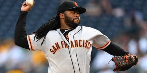 【MLB】瓜二つ！　米ジャイアンツ右腕の10歳息子が父のフォームを完全コピー