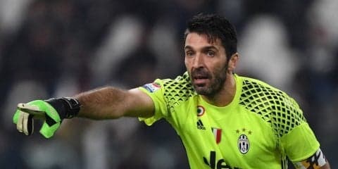 成功の秘訣を聞かれ、両親に感謝するブッフォン