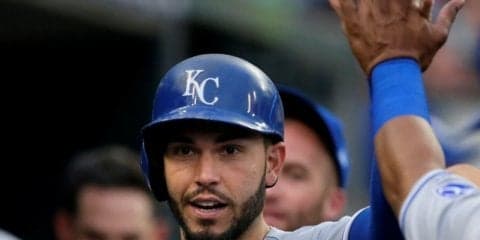 ホズマーが自身初の満塁弾、ロイヤルズが8連勝でインディアンスを猛追