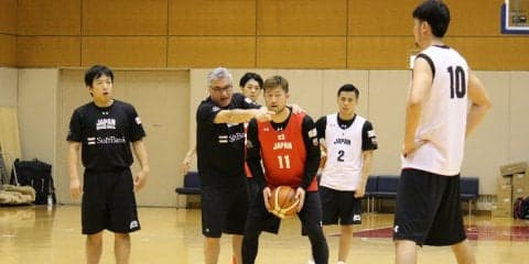 新指揮官のフリオ・ラマスが合流し強化合宿中の男子日本代表。今週末のウルグアイ戦は「アジアカップの準備」