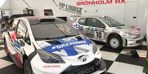 ヤリスWRCとプジョー206WRCがコラボ展示！ ニャオキ＆イヌスケのホゲホゲWRC日記@フィンランド