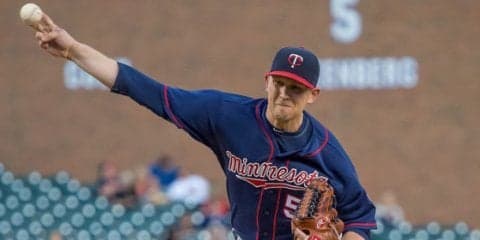 危うく第2のR・ジョンソン事件!?　ピッチャーが投げた瞬間目の前を…