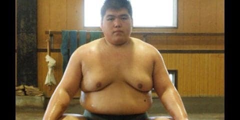 「大鵬の孫で貴闘力の息子」が、努力も惜しまず高校横綱の称号に挑む