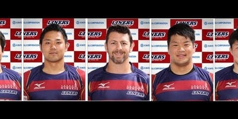 ラグビーチーム「近鉄ライナーズ」5選手がファーストピッチセレモニーに登場