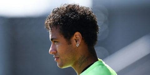 ネイマール、パリ・サンジェルマンと5年契約…バルセロナは「UEFAの判断を仰ぐ」