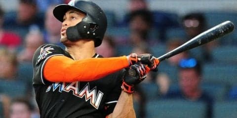 スタントンが1試合2発、特大アーチで球場の最長飛距離を更新