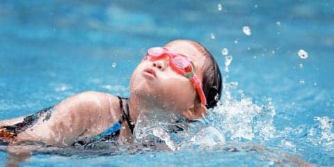 人気が高い水泳！名門スイミングスクールの内容から調べてみた【子どものスポーツ習い事の費用 #1】