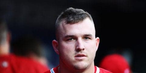 【MLB】トラウト、あらゆるものをぶっかけられる!?　誕生日の“手荒すぎる”祝福が話題