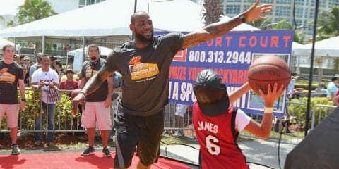 『バスケ中毒』のレブロン・ジェームズ、「みんな、どこでバスケしてんの？」のツィートにファンから参加オファー続々