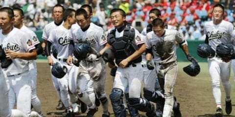 広陵が長打攻勢で中京大中京との打撃戦を制する【第99回全国高校野球選手権大会第4日】