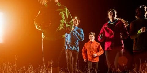 思わぬ事故が起きることも。夜にランニングする際の注意点と必要装備