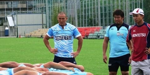  選手とコーチ。ミキオ、兼任の16年目シーズン　近鉄ライナーズFL佐藤幹夫 