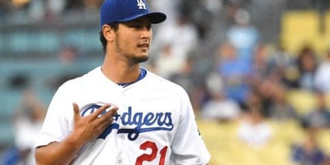 腰に張りのダルビッシュを「カーショーが説得」　監督も降板後「負けないよ」