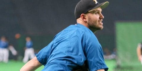 本塁打王レアードが指揮官にアーチ予告!?「2本お願いします」「オーケー」