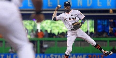 メジャー屈指の快足二塁手が咄嗟の機転、約15Mダッシュで打者走者アウト