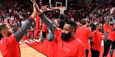 ジェームズ・ハーデンの『Drive by Dunk Challenge』はマイアミ流、海から現れてダンクを決めると海へ帰っていく！