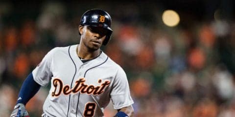 本塁打後に走塁中の打者が一時停止→逆戻り、実況「こんなの見たことない」