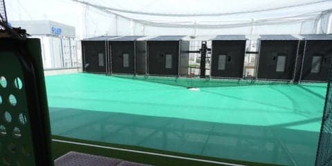 スポーツオーソリティの屋上にバッティングセンターが誕生…子供向け野球教室を実施