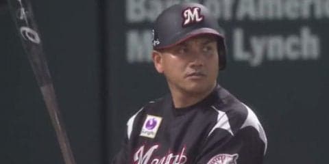 福岡最後の試合のロッテ井口、第1打席で元同僚の和田からヒット