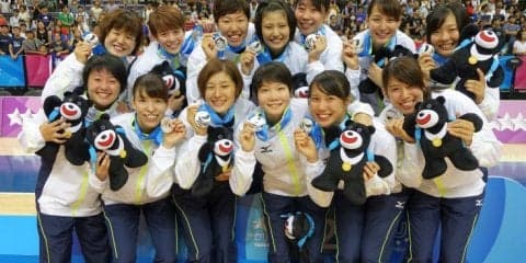 ユニバ決勝に臨んだ女子日本代表は猛追及ばずオーストラリアの高さに屈すも『日本のバスケット』を展開し堂々の銀メダル！