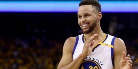 ステフィン・カリー、パリ訪問でネイマールと対面「僕も彼も試合を楽しんでいる」