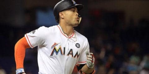 【MLB】強打者スタントンが新境地!?　ミュージックビデオで彫刻ばりの筋肉美披露