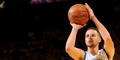 ステフィン・カリーが被災地への寄付金額を決めるシュートチャレンジに挑戦、総額13万ドル（約1500万円）超えを寄付