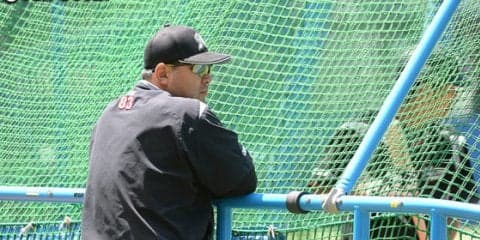 苦しみながらもハムに勝利　ロッテ伊東監督は選手に奮起促す「来年からは…」