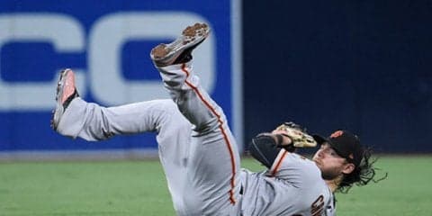 2年連続GGの遊撃名手が美技　ベースに当たった打球を素手キャッチ→即送球