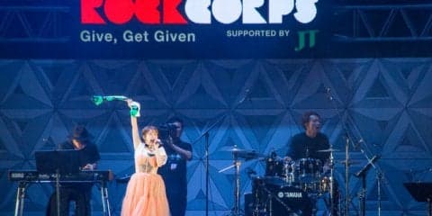 たかみな、タオル振り回し熱唱…RockCorpsで初パフォーマンス