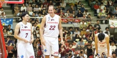 偶然から生まれたビッグラインナップが功を奏した川崎ブレイブサンダース、栃木ブレックスを撃破して3位フィニッシュ