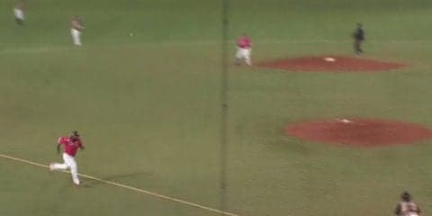 ロッテ・ペーニャ、2夜連続の激走　118キロの巨体で一塁から一気に生還！