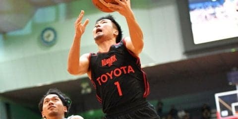 タフなディフェンスでアルバルク東京に勢いを与えるシックスマンの小島元基「練習から常に競争、毎日努力していきたい」