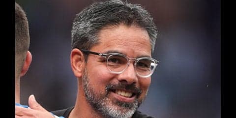 プレミア初昇格で３位。選手がファンと一緒に食堂の行列に並ぶクラブ