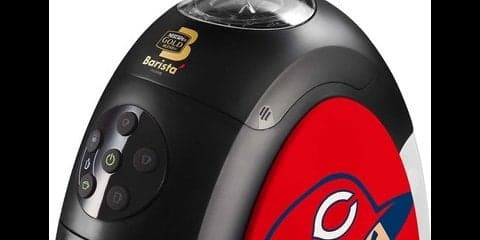 コーヒーマシン「ネスカフェ ゴールドブレンド バリスタ カープモデル」発売