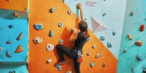 「ボルダリング」を始めよう!　初心者の目標はグレード5級!!