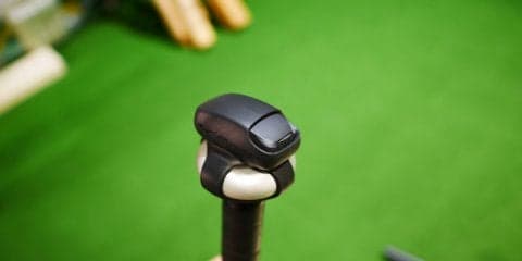 野球のバットスイング上達に強い味方。ヘッドスピードから回転半径まで測定する「ミズノスイングトレーサー」