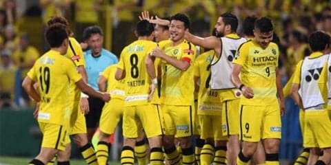 【Jリーグ コラム】自信を深めてきた攻撃力。トリコロールの鉄壁に襲いかかる