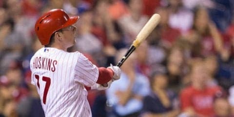 「サイン下さい…」デビュー34戦で18発、フィリーズ超新星に同僚おねだり
