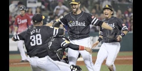 斉藤和巳が断言。「ソフトバンク優勝の立役者は唯一無二のサファテだ」