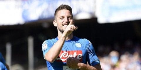 ナポリが6発大勝、得失点差で首位に