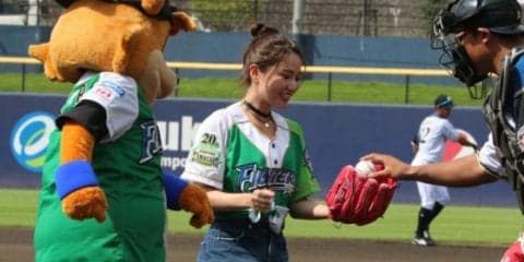 元AKB48・鈴木まりやが鎌ヶ谷で始球式　前回ノーバン→ワンバンも拍手喝采