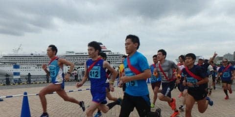 仲間と一緒にタスキを繋ぐ「ファンダフル リレーマラソンin横浜赤レンガ倉庫」出走レポ