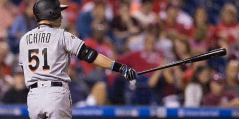 イチロー代打で二ゴロ、田澤純一は2回無失点の好救援も乱打戦に敗れる